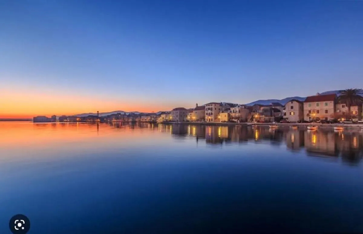 4-Star, Terrace 16M2 & Seaview,4Min Walk To Beach, 2 Private Parking Spaces Kastela Croatia