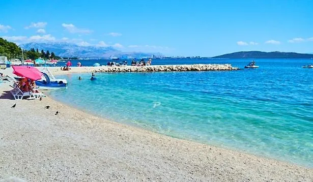 Apartment 4-Star, Terrace 16M2 & Seaview,4Min Walk To Beach, 2 Private Parking Spaces Kastela