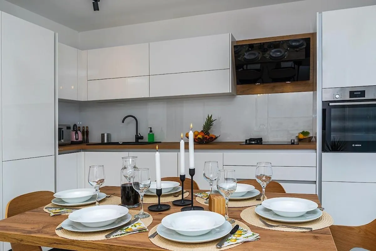 4-Star, Terrace 16M2 & Seaview,4Min Walk To Beach, 2 Private Parking Spaces Kastela