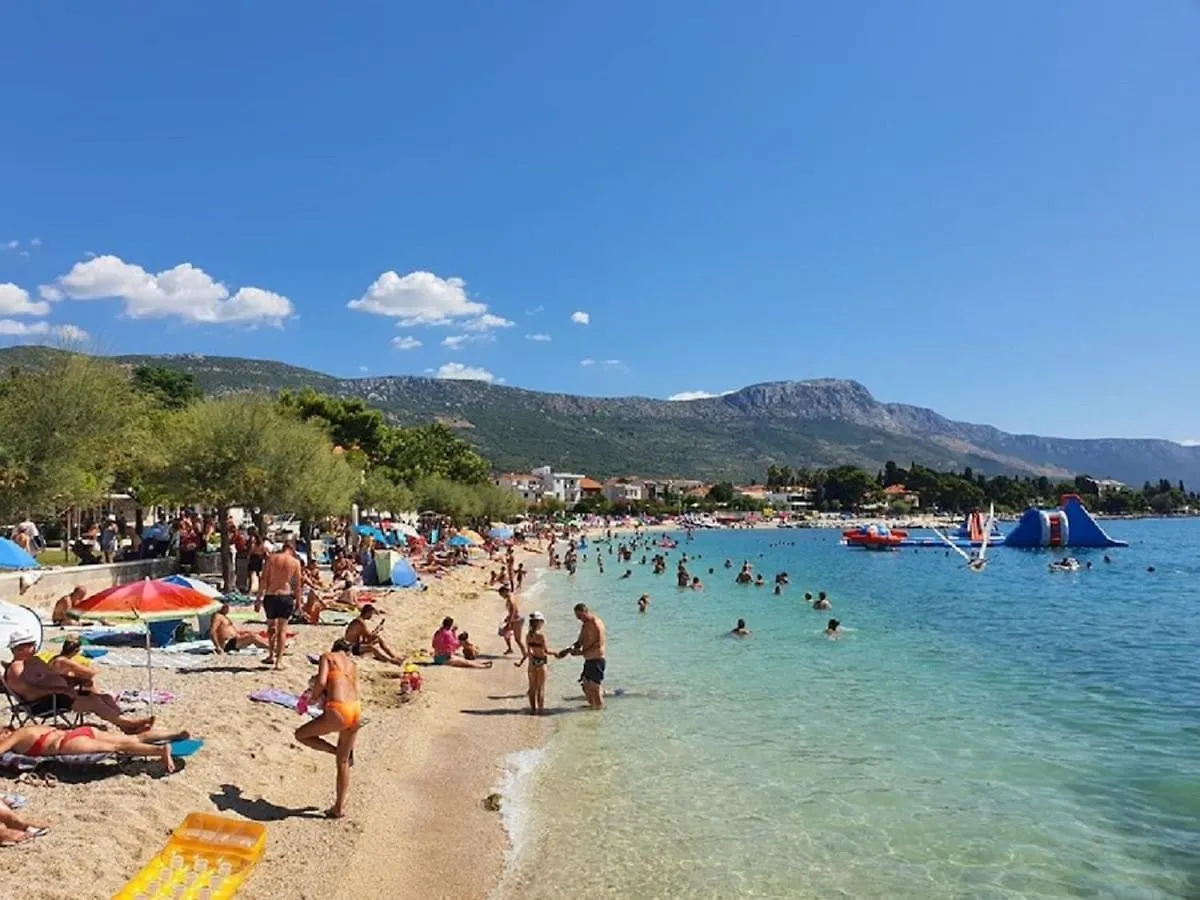 Lejlighed 4-Star, Terrace 16M2 & Seaview,4Min Walk To Beach, 2 Private Parking Spaces Kaštela